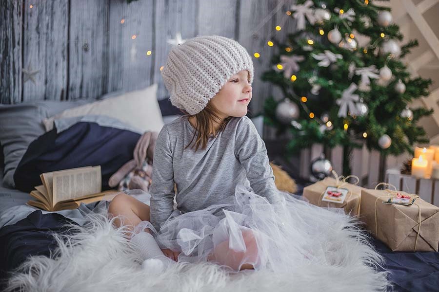 bambina felice a natale